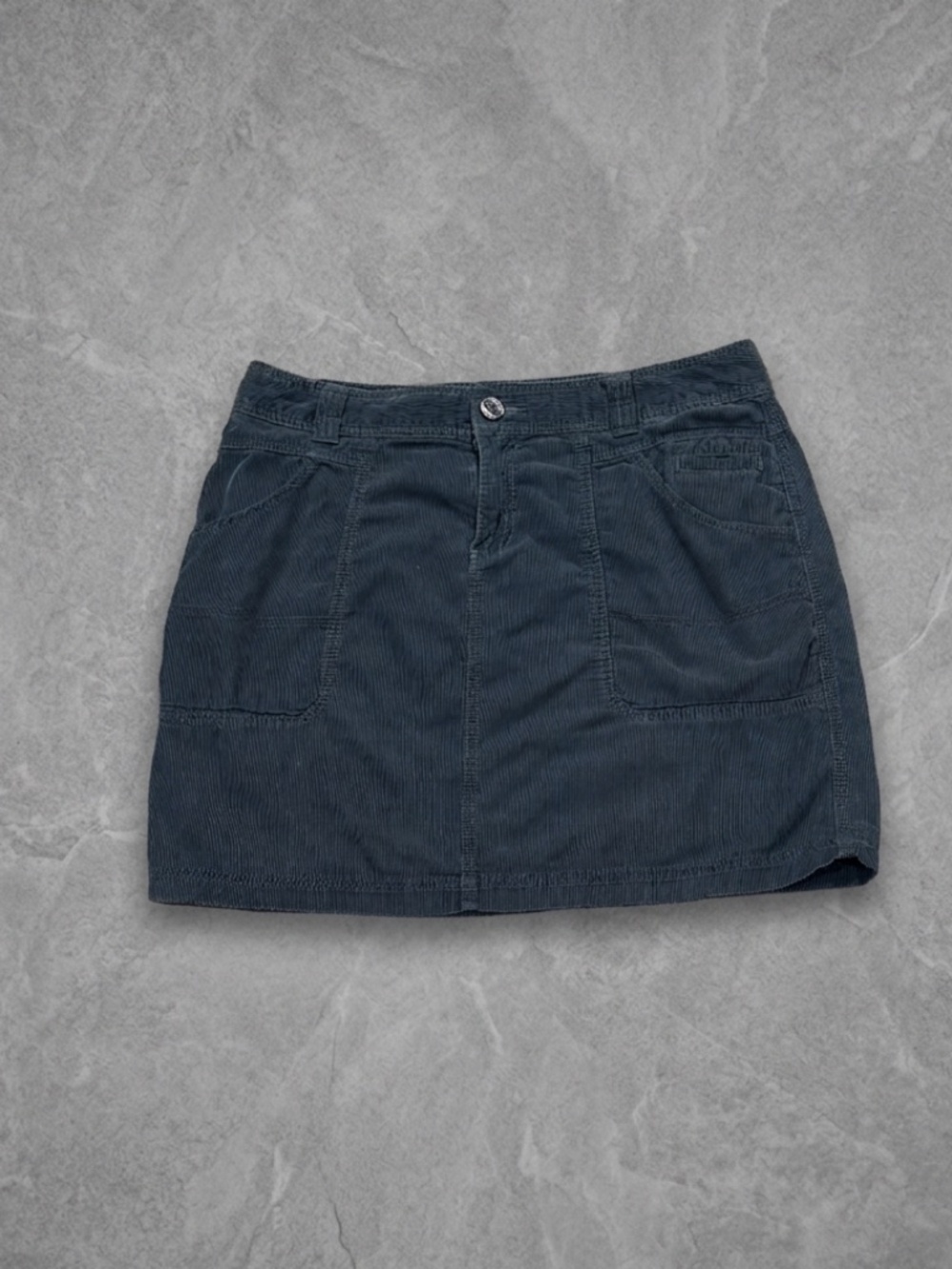 Columbia Dark Grey Fine Corduroy Mini Skirt Size 10 Outdoor Cabincore Hiking Gor